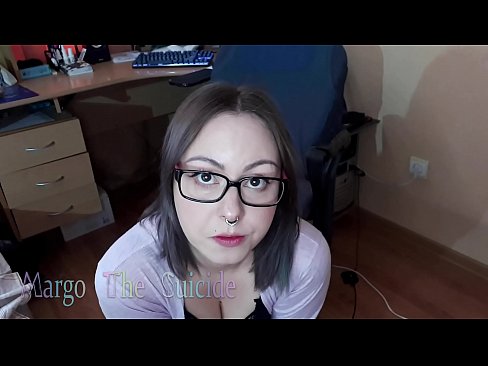 ❤️ Ragazza sexy con gli occhiali succhia il dildo profondamente sulla macchina fotografica ❤ Porno vkal it.pornxlxx.ru