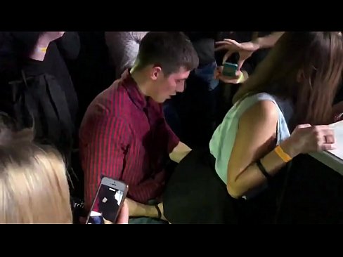 ❤️ Sesso reale in un nightclub russo. Ragazza russa di 18 anni nell'ano e nella vagina scopata in un nightclub ❤ Porno vkal it.pornxlxx.ru
